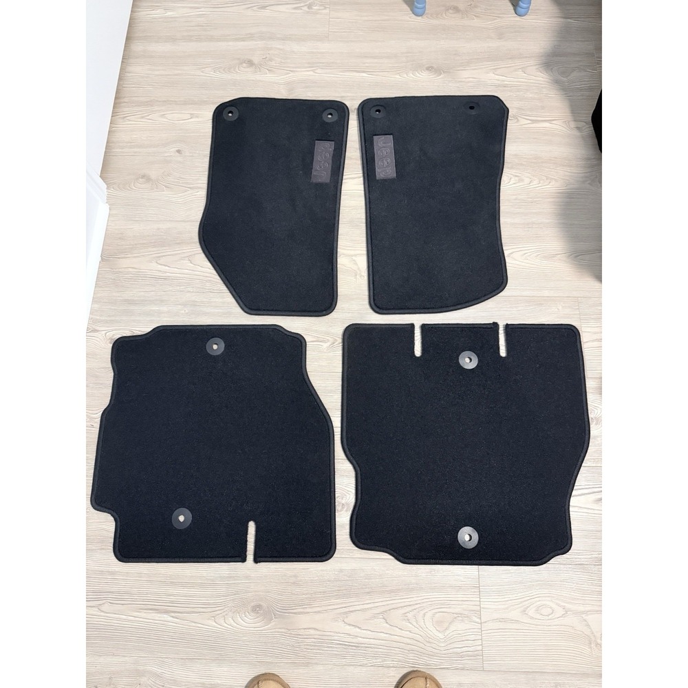 2018-2023 JEEP Wrangler JL 4 Piece Black Carpet OEM Floor Mats Genuine MOPAR EUC